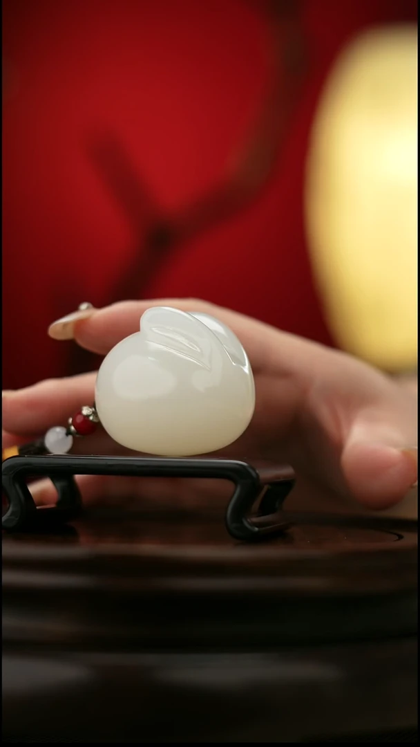 玉【前兔似锦】天然玉石手把件