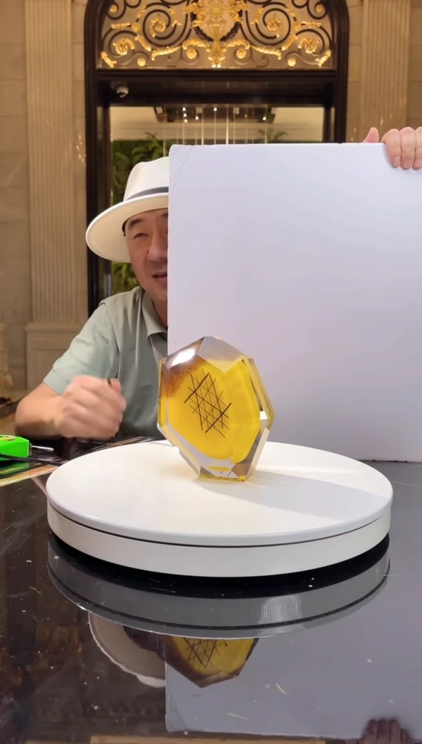 摆件AJ05381治愈明黄香薰瓶