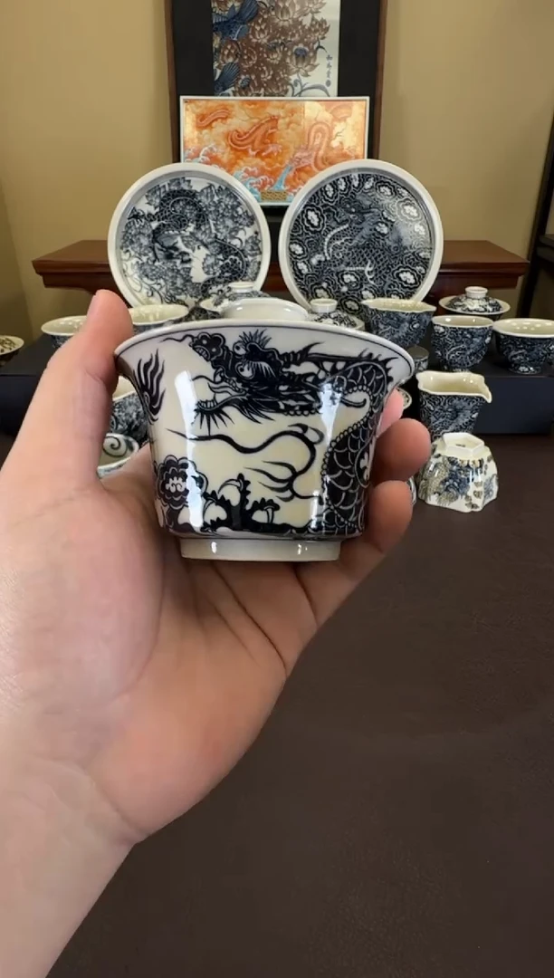 二号釉1351龙纹马蹄盖碗