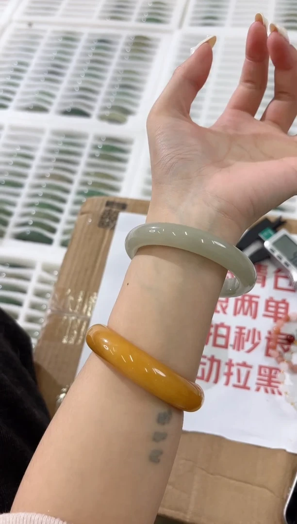 未镶嵌手镯石英质玉45-60D