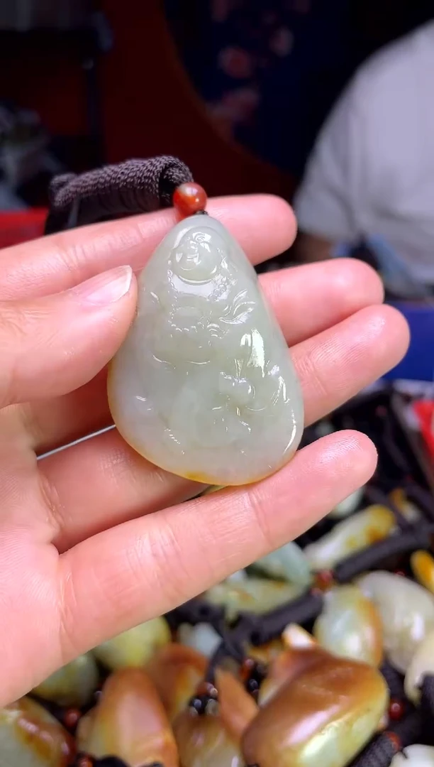 和田玉未镶嵌颈饰1