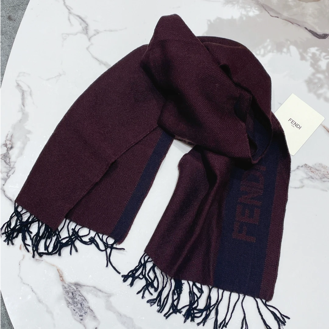 未使用 FENDI/芬迪 围巾