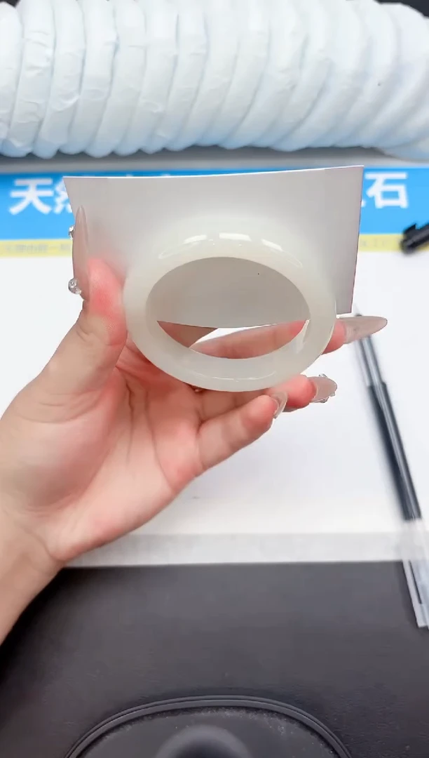 未镶嵌手镯石英质玉140-52.7
