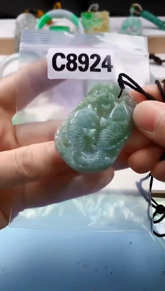 翡翠未镶嵌颈饰天然翡翠吊坠挂件