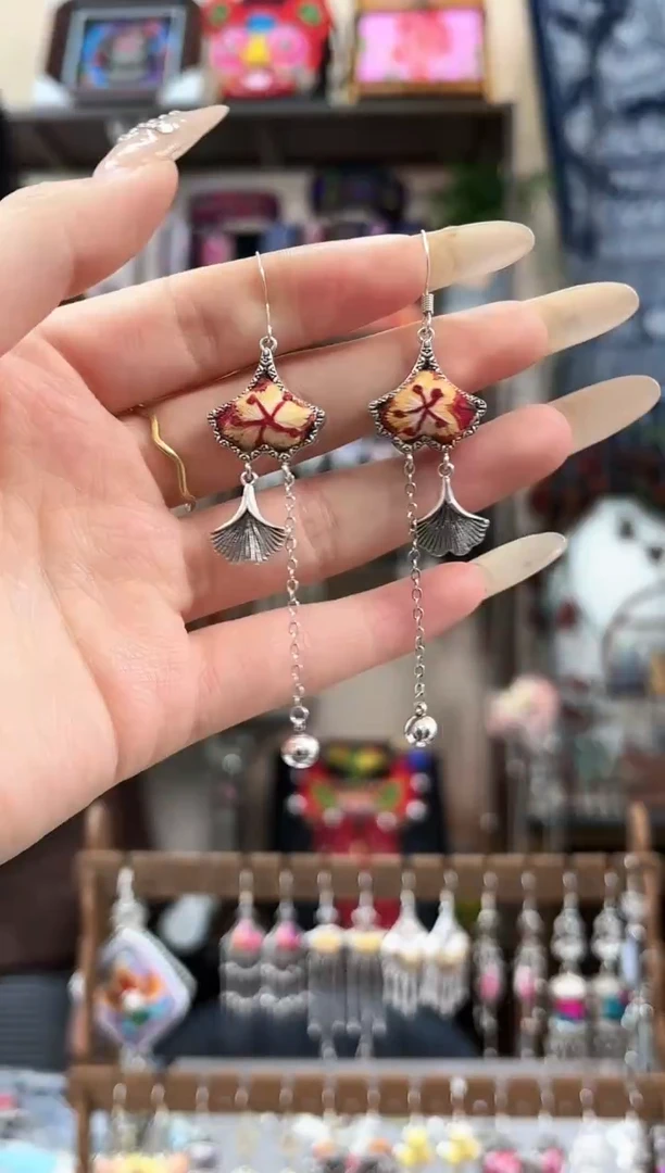 织绣民族风非遗老绣饰品528