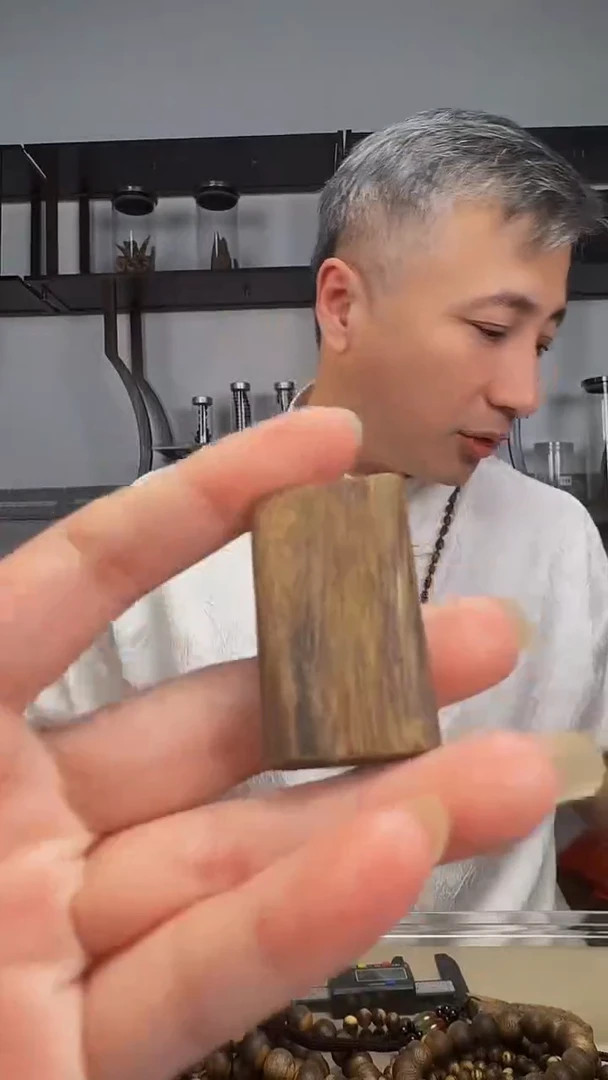 沉香枕沉香绿奇楠2014年结香6年原材料无事牌5.8克