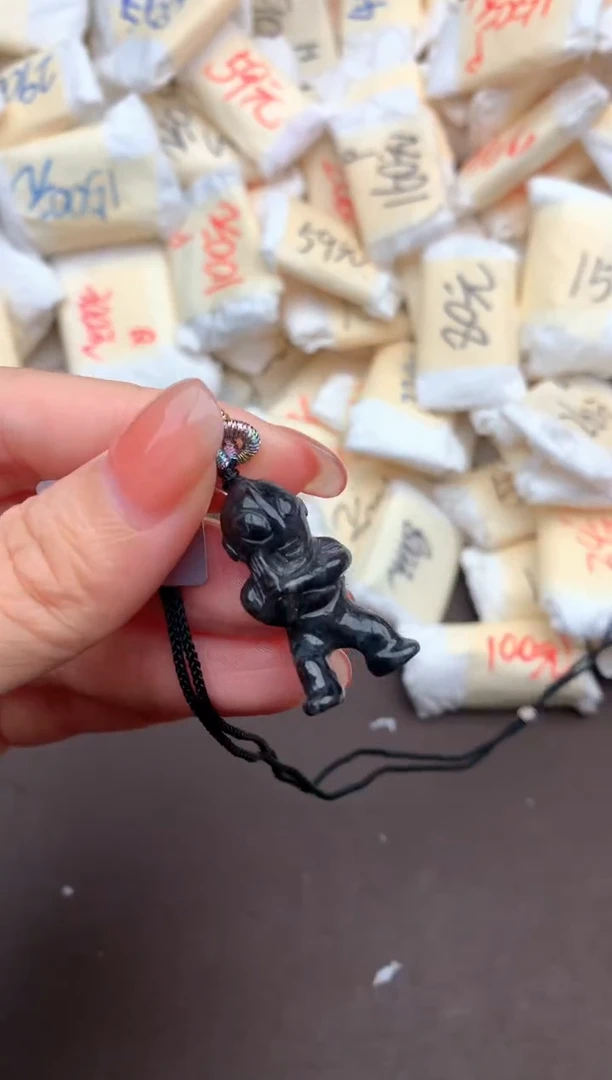 翡翠挂件未镶嵌一