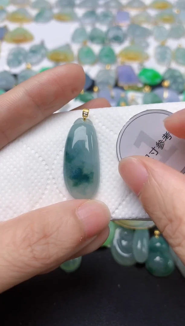 翡翠18K金镶嵌颈饰天然缅甸A货翡翠