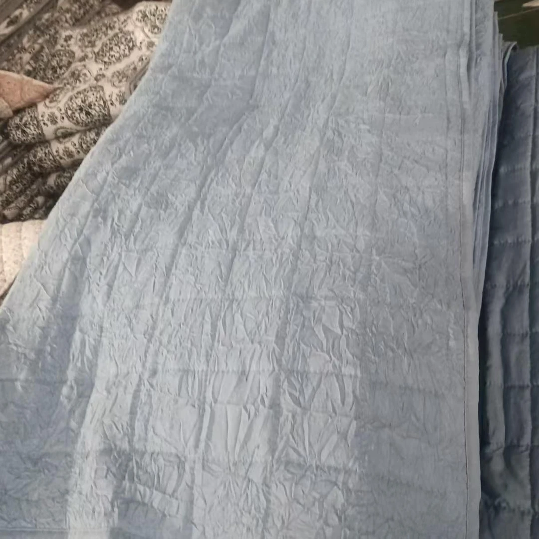 浅蓝色泡纱方格床盖228*264