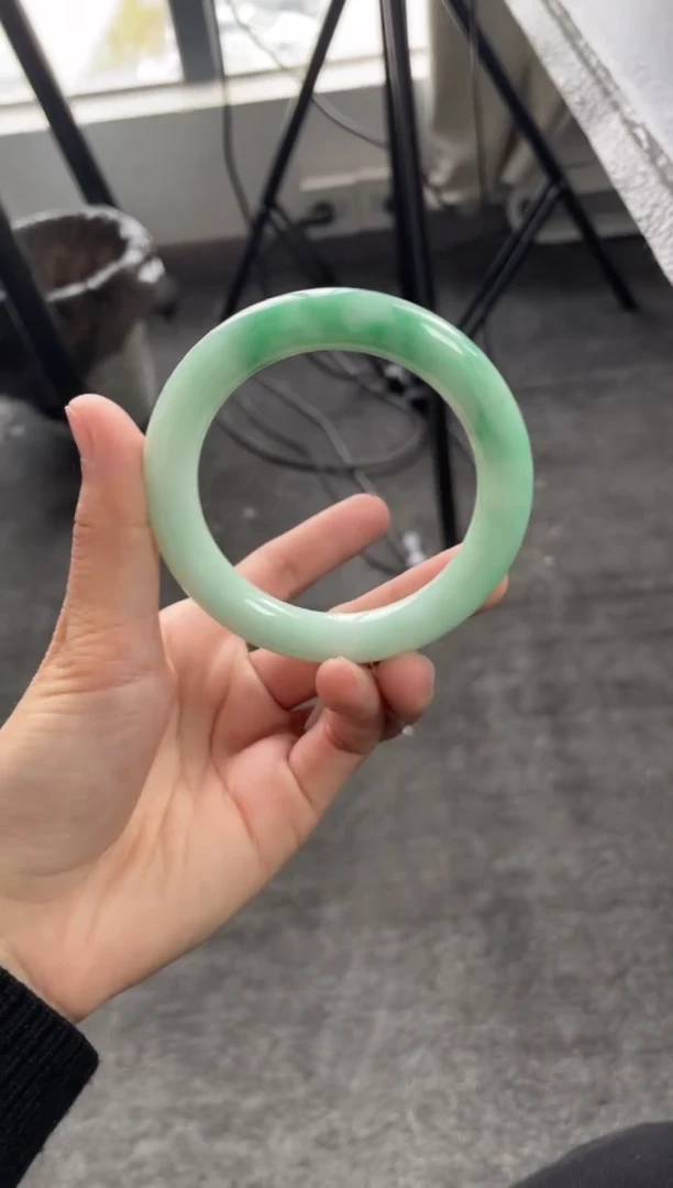 【闪购商品】翡翠手镯未镶嵌手镯