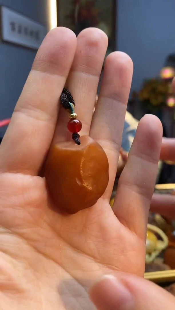 琥珀颈饰未镶嵌吊坠