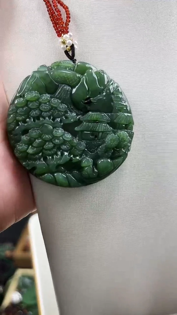 颈饰未镶嵌和田玉山水