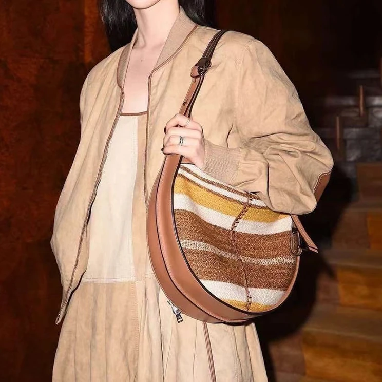 宝丫轻奢  T女式时髦复古宽松棒球服夹克外套K3103