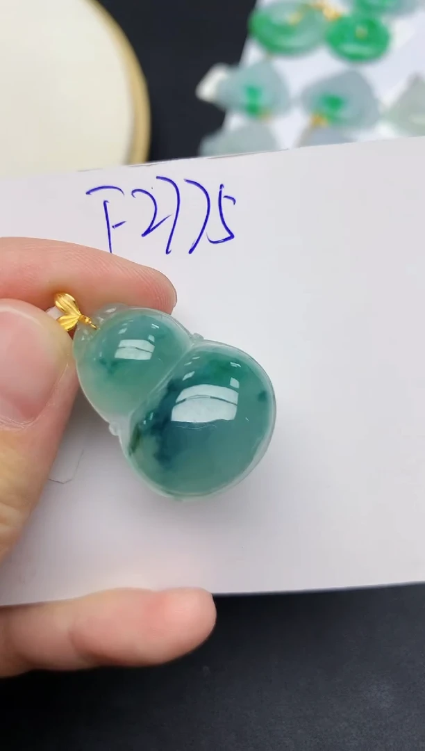 颈饰18K金镶嵌翡翠 天然缅甸A货翡翠百元以上9元证书费自理