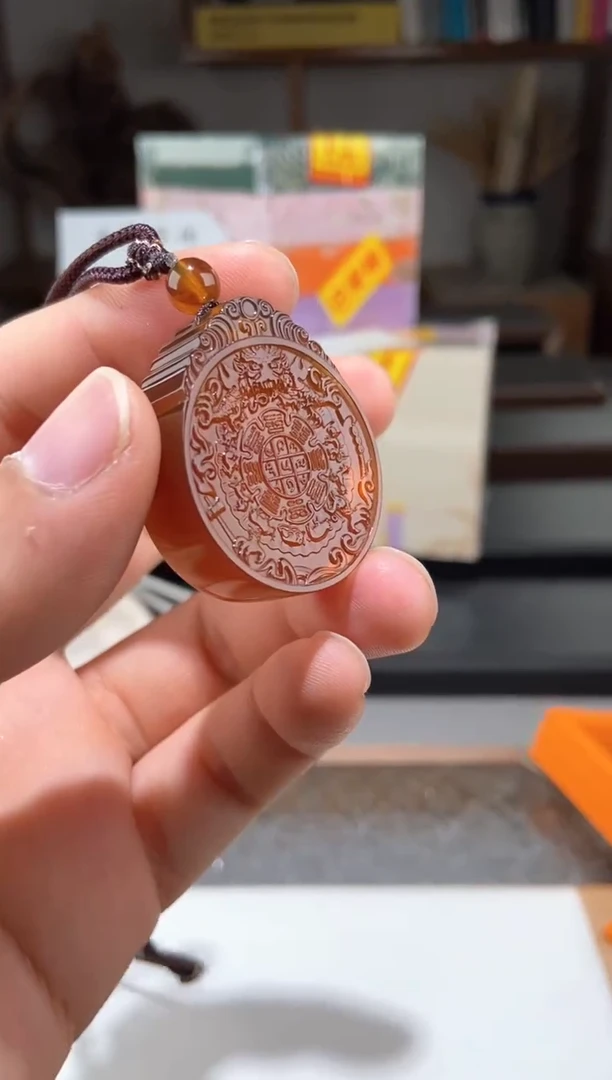 琥珀颈饰未镶嵌金棕红九宫八卦