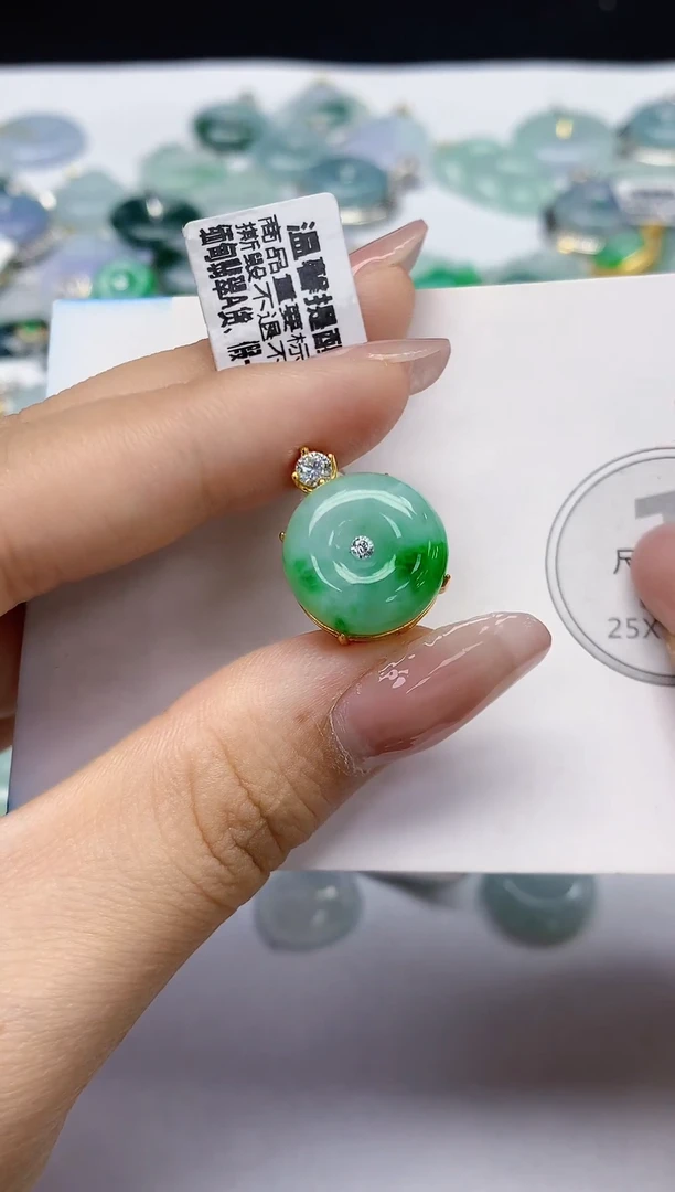 颈饰未镶嵌翡翠天然缅甸a货翡翠百元以上九元证书费自理