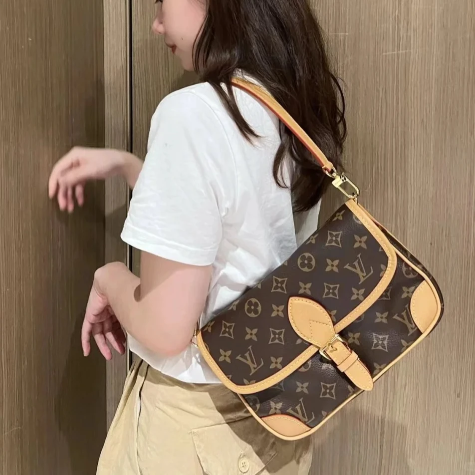 95新 LouisVuitton/路易威登 法棍黑肩带/97新/优选