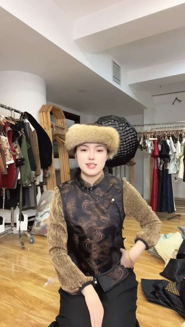 L码      120斤   马甲