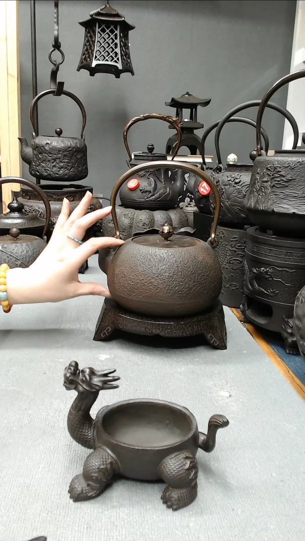 铸铁黄*素老铁壶