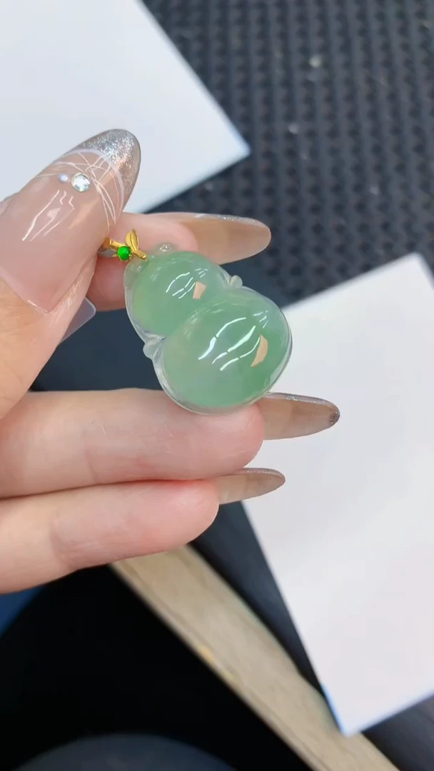 翡翠18K金镶嵌颈饰1