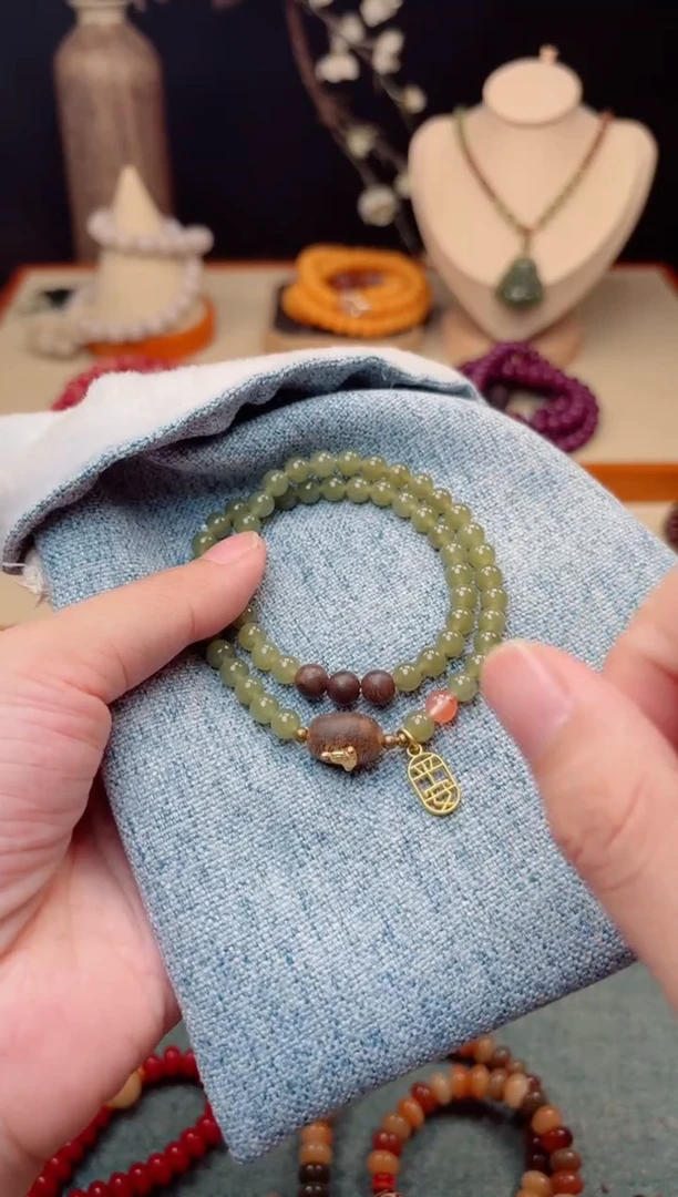 未镶嵌手串和田玉双圈