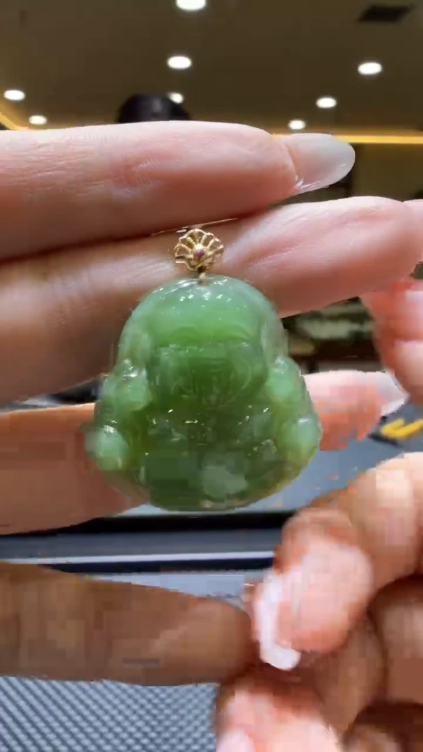 颈饰18K金镶嵌和田玉挂件