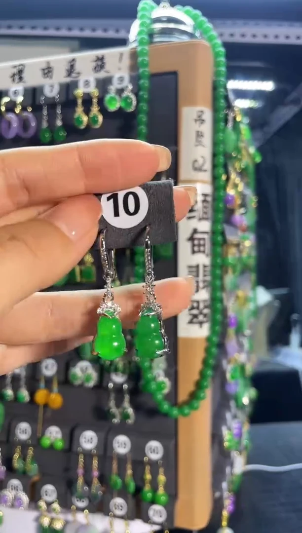 【闪购商品】翡翠耳饰银S925镶嵌10...