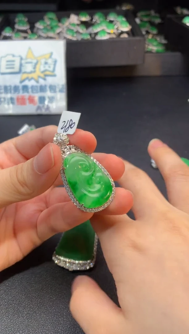 翡翠银S925镶嵌颈饰翡翠