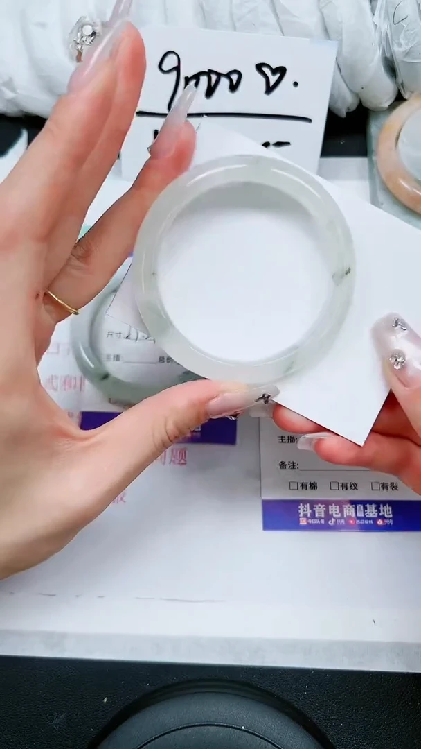 【闪购商品】石英质玉手镯未镶嵌S62-53/54