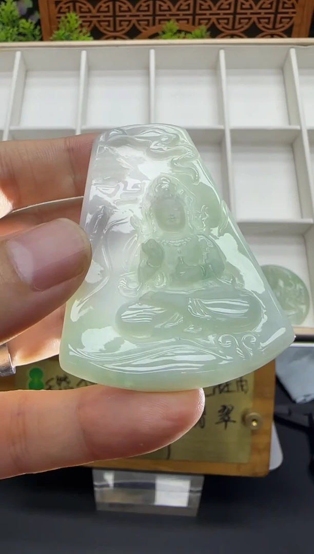 翡翠挂件未镶嵌A货翡翠多样性孤品