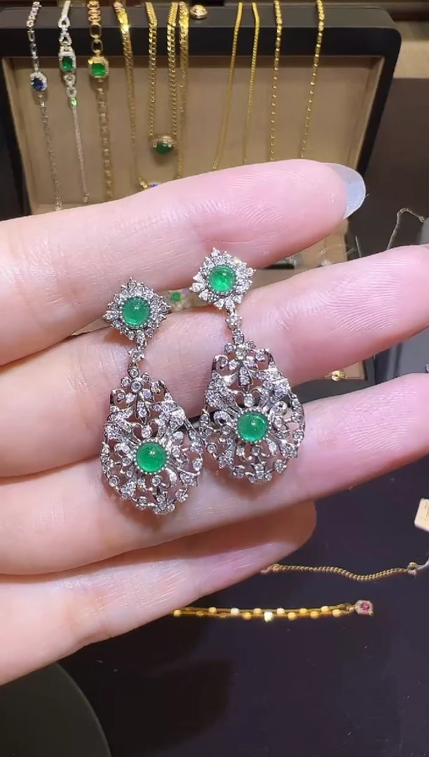 18K金镶嵌戒指祖母绿1.02ct