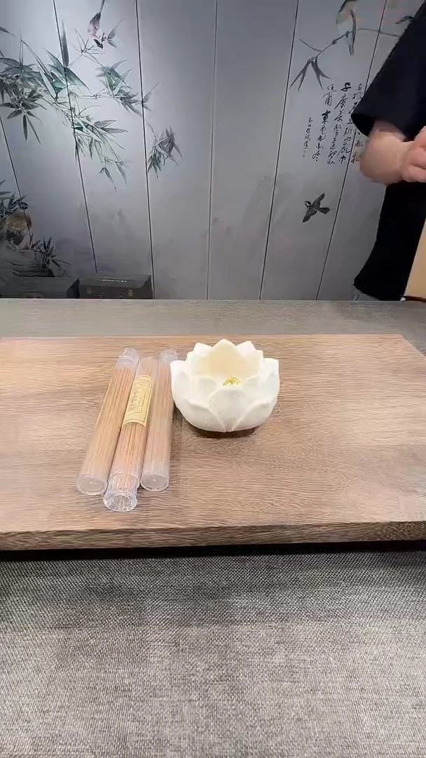 @微光茶器象牙白莲花香插ZHTJ0044