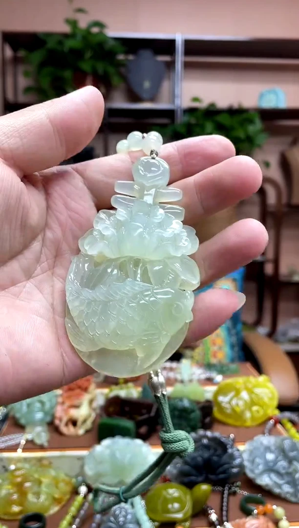 未镶嵌岫玉吊坠·