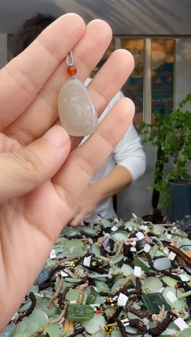 未镶嵌和田玉挂件拍一发一