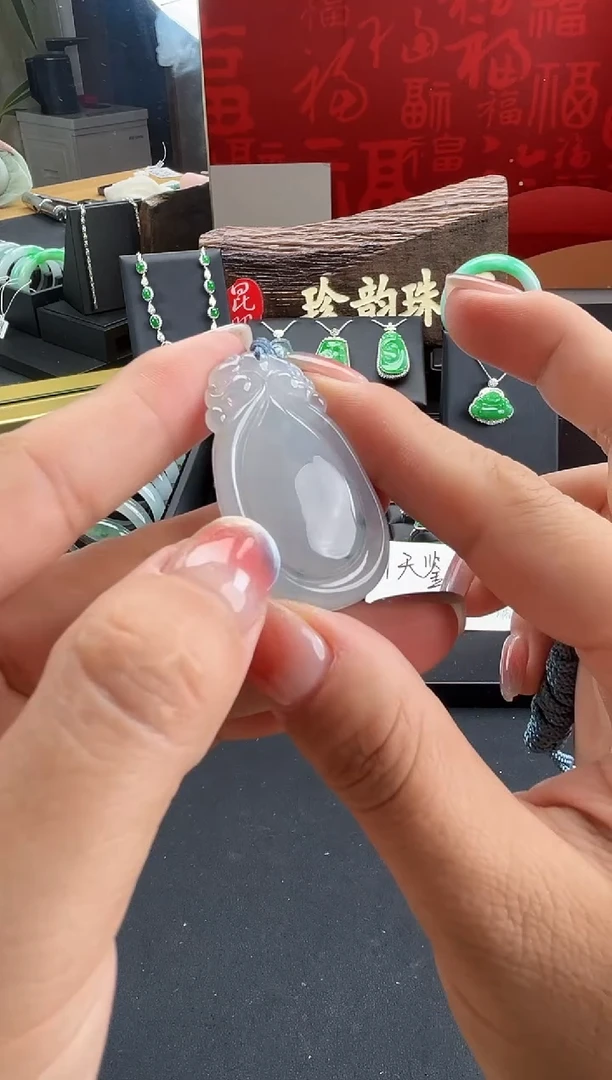 翡翠未镶嵌颈饰吊坠