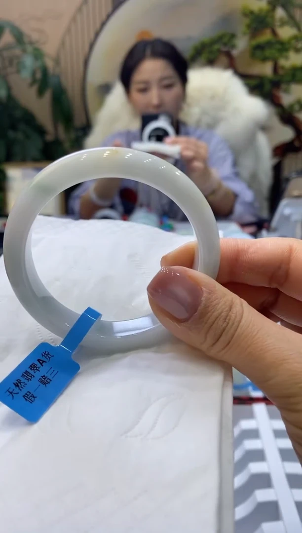 【闪购商品】翡翠手镯未镶嵌99901926