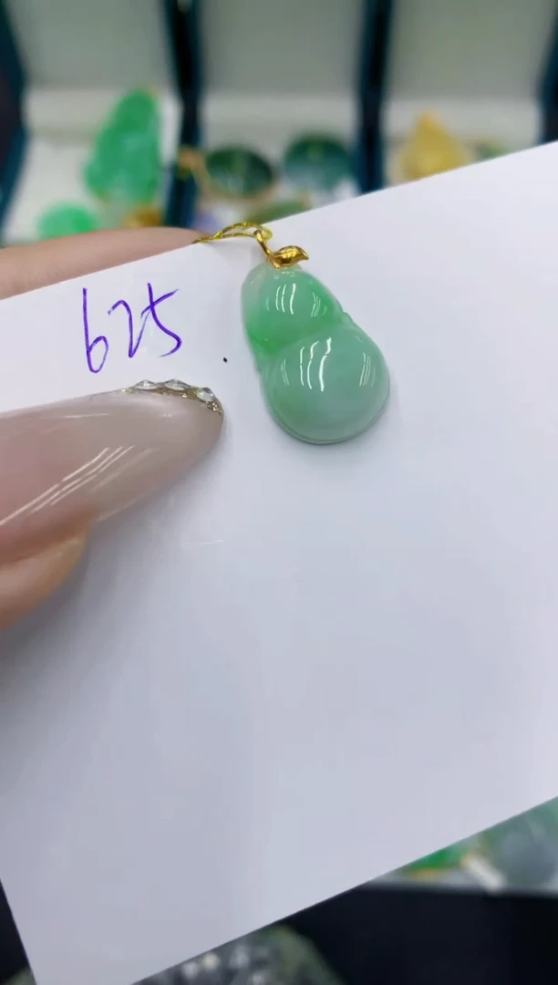 颈饰18K金镶嵌翡翠11111111111111