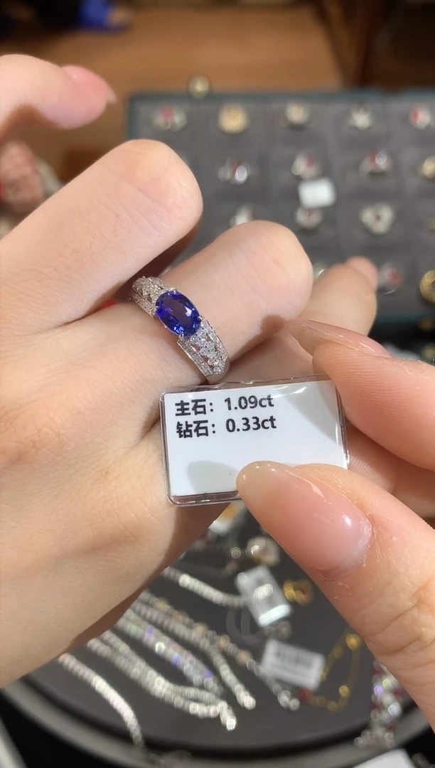 蓝宝石戒指18K金镶嵌小柔精选YG031蓝宝石戒指