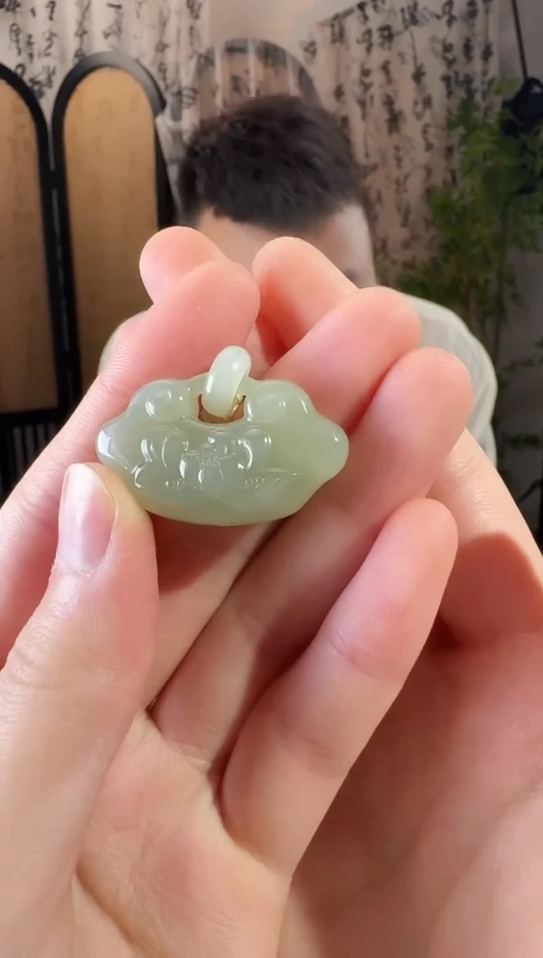 和田玉未镶嵌颈饰锁22