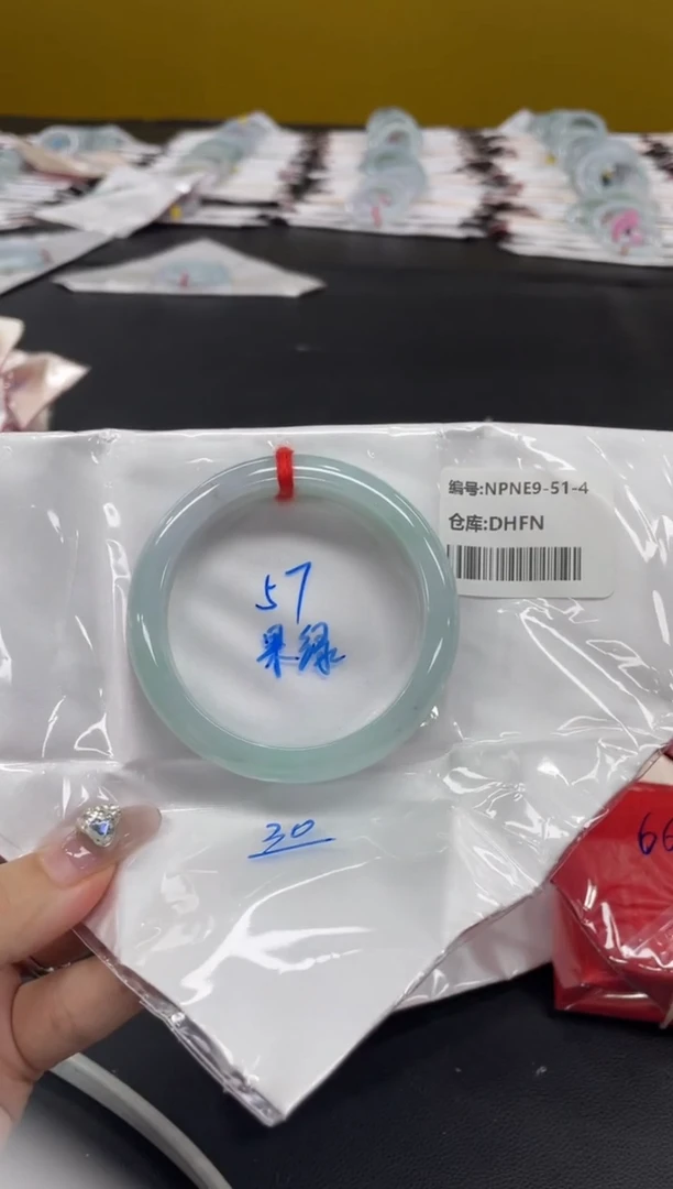 未镶嵌手镯翡翠翡翠手镯