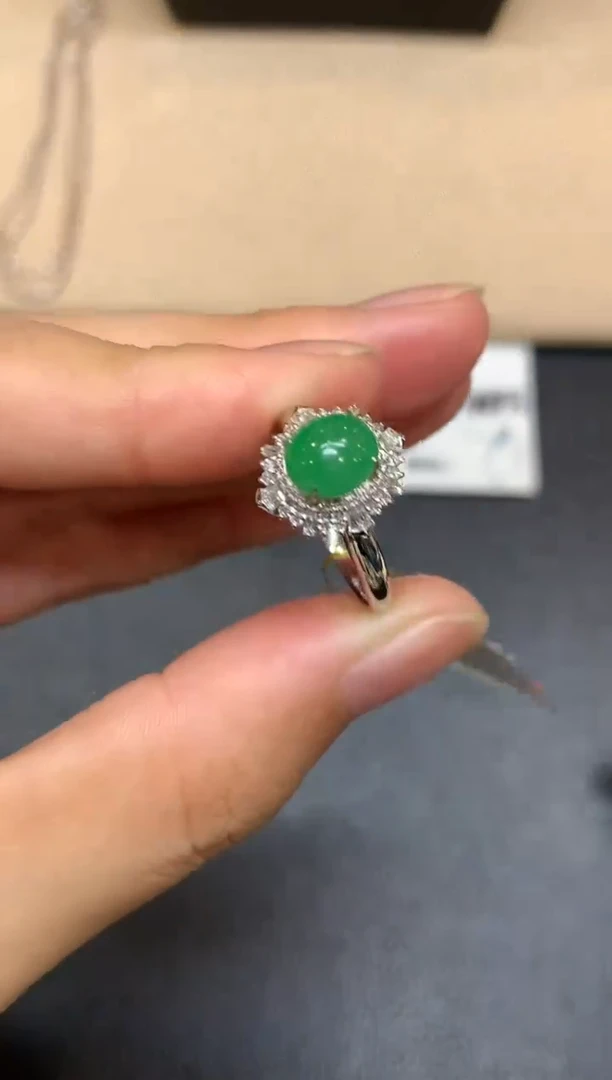 18K金镶嵌戒指翡翠蛋面【无服务费