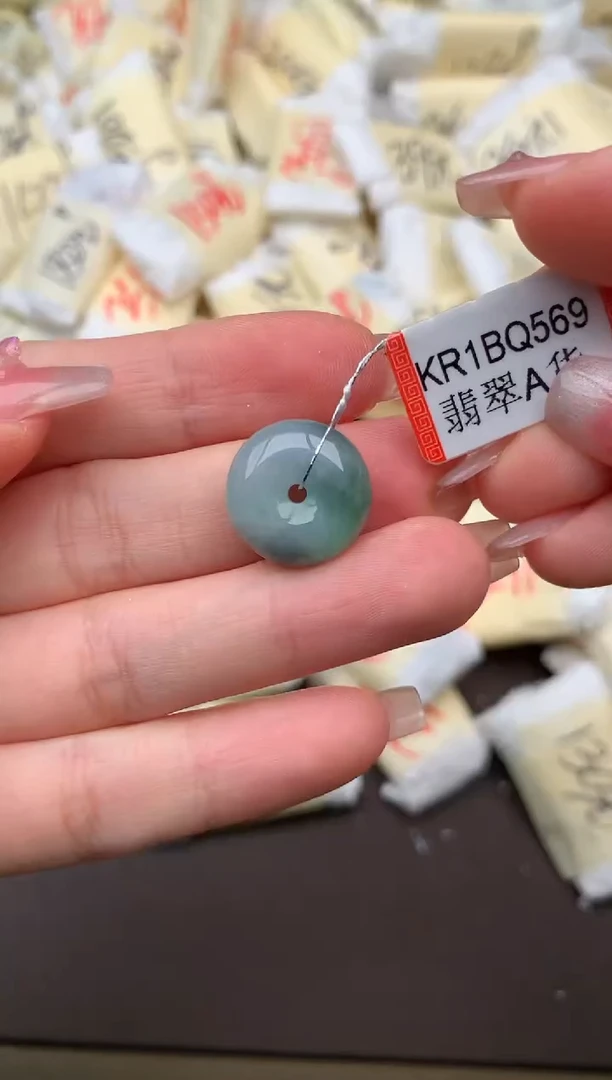翡翠挂件未镶嵌一福利