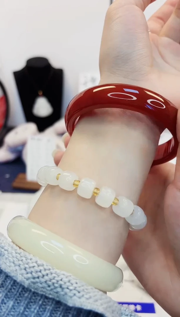 【闪购商品】石英质玉手镯未镶嵌460-玛瑙64圈口