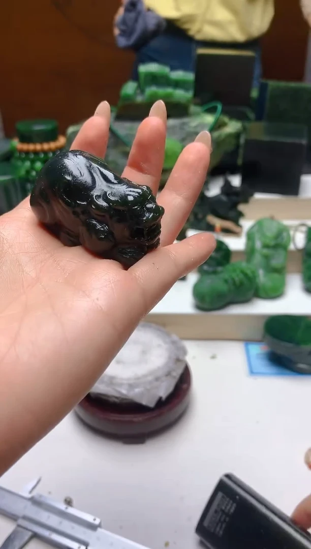 未镶嵌和田玉（青玉）珠宝半成品随机发货一个