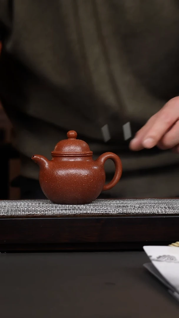 茶壶紫砂韩惠琴·绝红降坡掇球