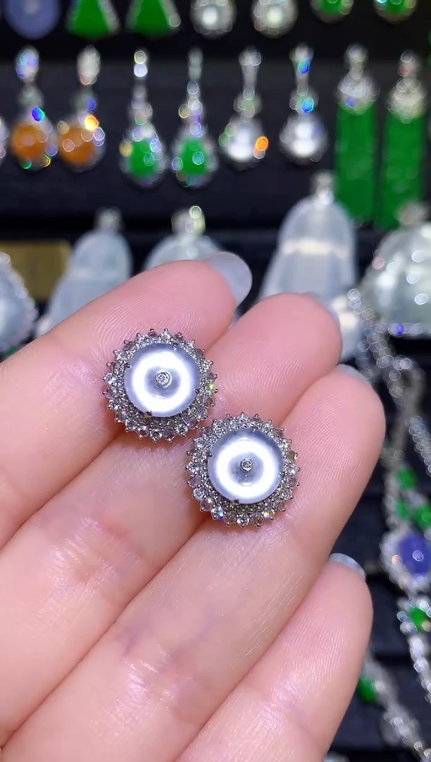 【闪购商品】翡翠耳饰18K金镶嵌玻璃种极光平安扣耳钉