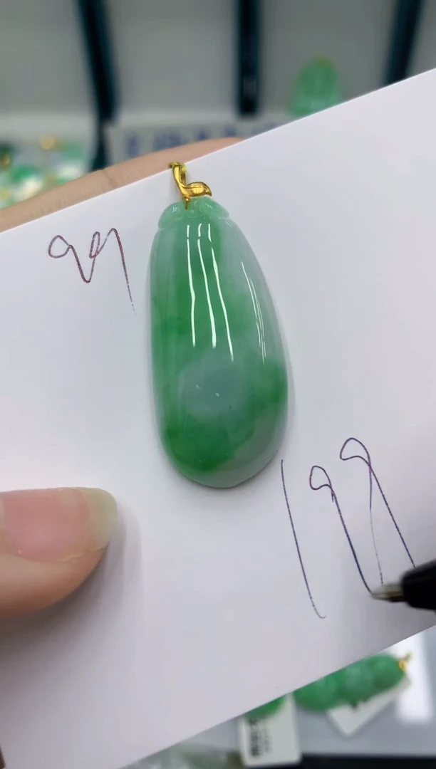 颈饰18K金镶嵌翡翠11111111111