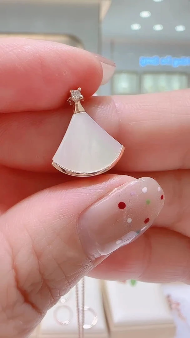 吊坠贝壳（贝母）18K金镶嵌18K金吊坠