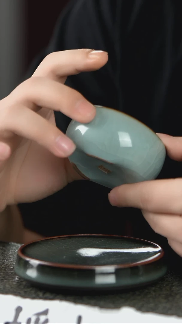 天青哥窑全开片三足禅定杯