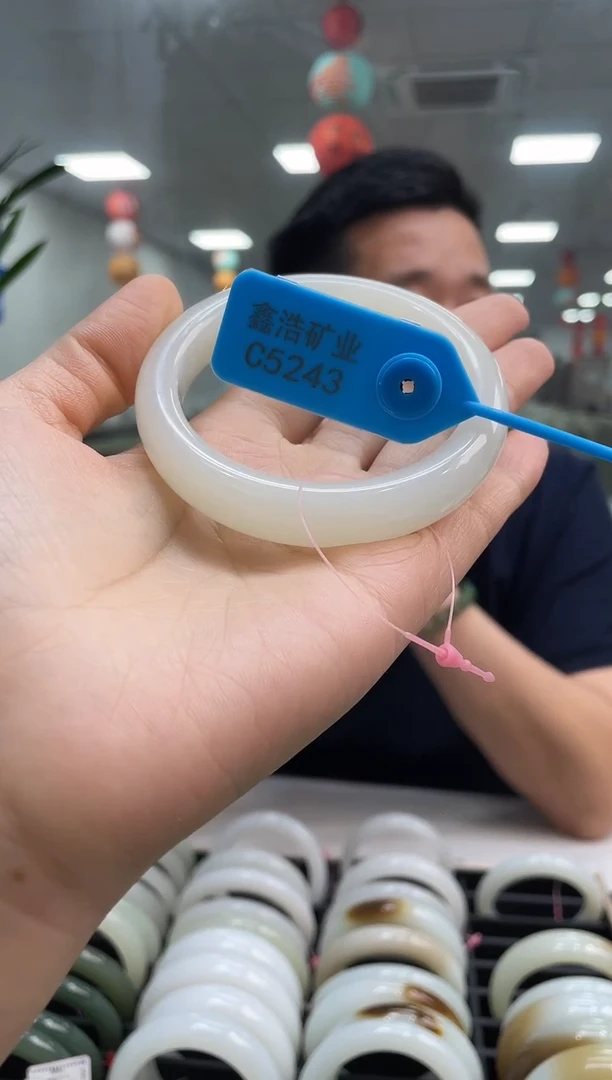 和田玉手镯未镶嵌手镯 C5243 圈口58